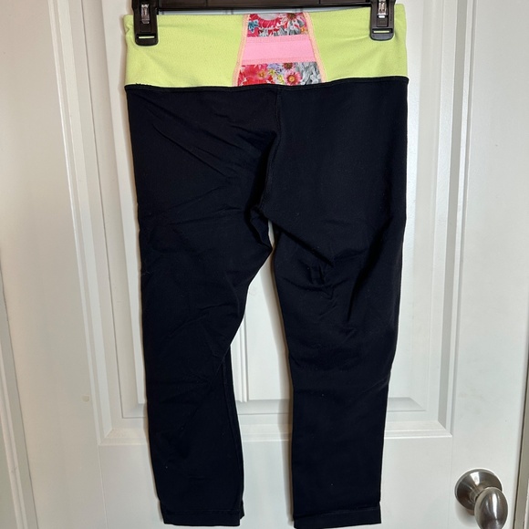 Lululemon Crop Leggings - Picture 5 of 7